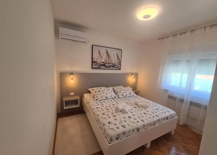 Lelo Apartment With Jacuzzi And Free Parking