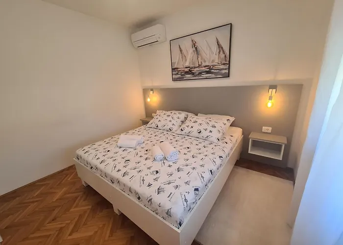 Lelo Apartment With Jacuzzi And Free Parking