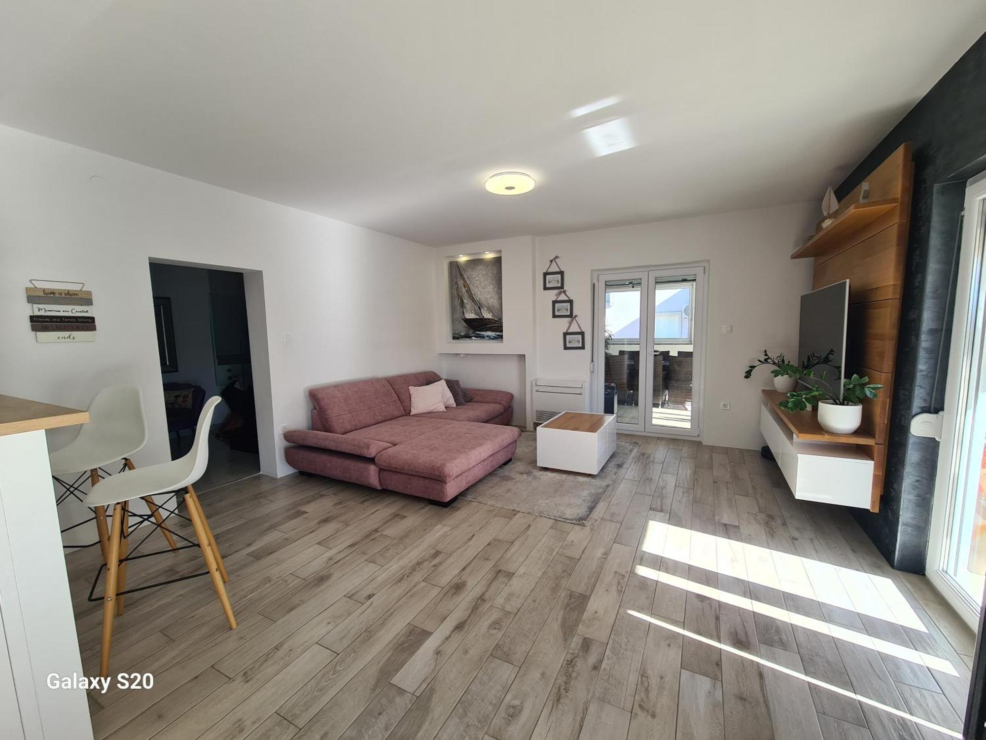 Lelo With Jacuzzi And Free Parking Apartament